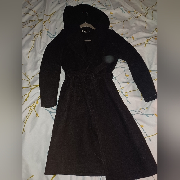 Hooded winter jacket - Picture 2 of 3